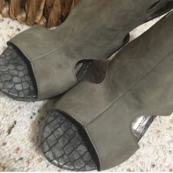 🆕 Unlisted by Kenneth Cole Women's Gray Open-Toe Sandals! 💥 - Picture 4 of 9